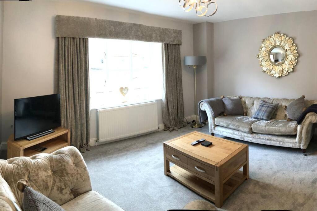 Stunning Apartment In The Heart Of Broadway Broadway  Extérieur photo